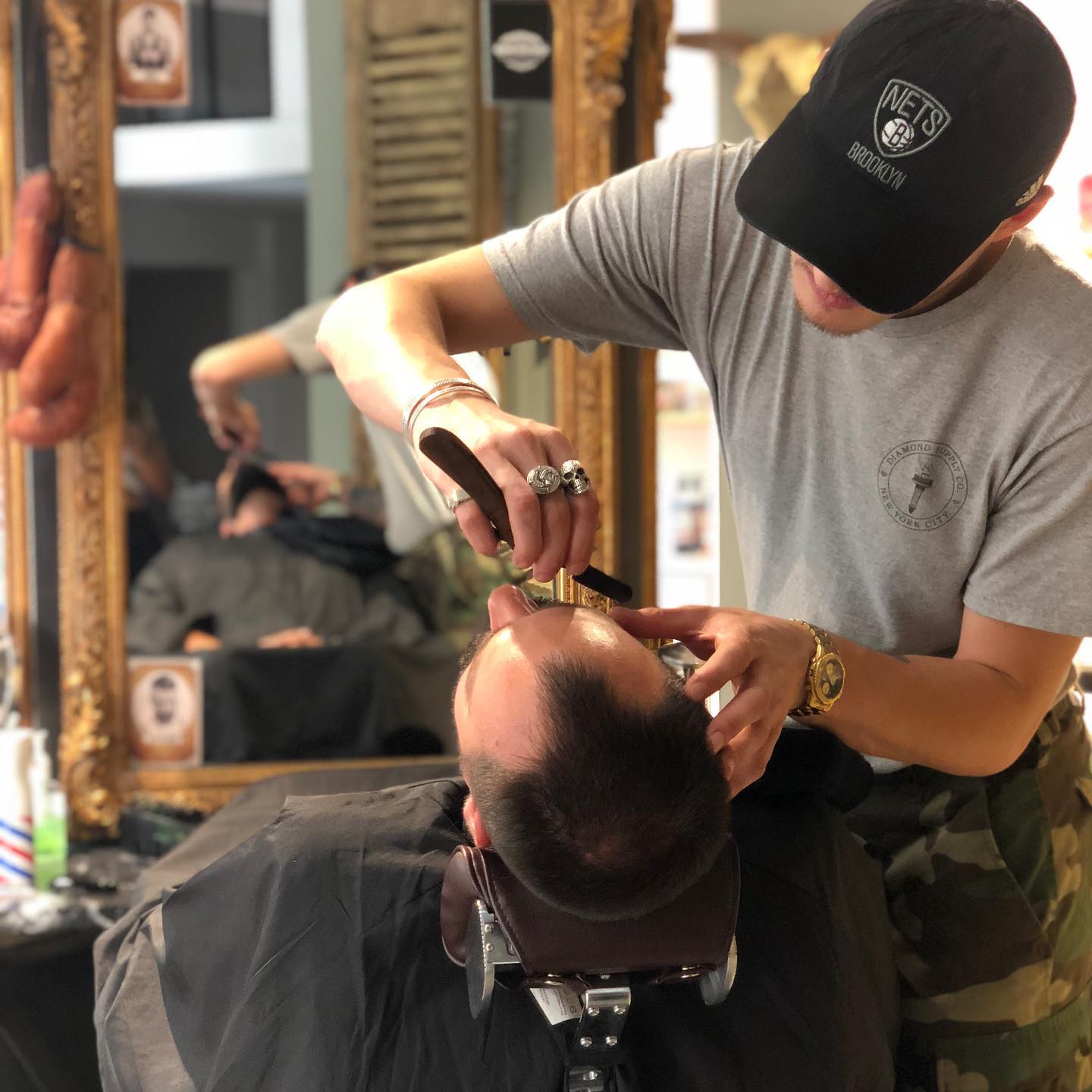 Salon De Coiffure Et Barbier Pour Homme Bellecour La Fabrique Barbier Coiffeur Tatoueur Lyon La Fabrique