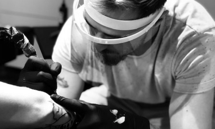 La Fabrique | Barbier Coiffeur Tatoueur Lyon Lyon - Salon de tatouage